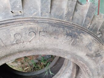 Pneu 8,25-20 - 4