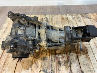 // Reduktor Citroen C-Crosser 2,2 Hdi 115 kW// - 4
