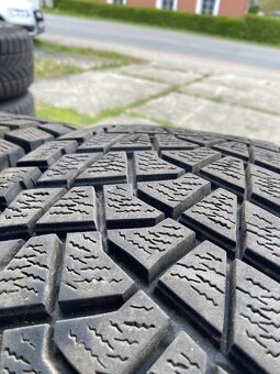 255/70R15 C 112/1100 Bridgestone Blizzak DM-Z3 10mm - 4