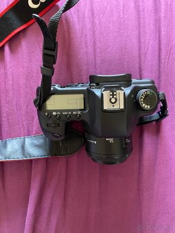 Canon EOS 5D Mark II + Canon EF 50mm f/1.8 II - 4