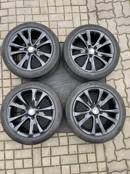 ORIGINÁL Alu Škoda TRIFID R17, 5x112 - TOP STAV, LETNÍ PNEU - 4