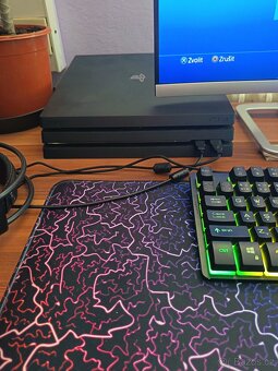 PS4 Pro - 4