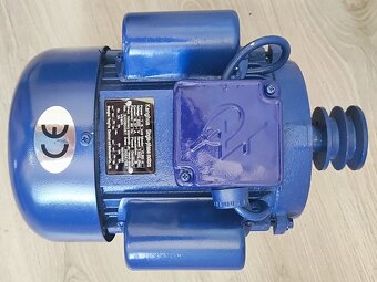 1fázový elektromotor s řemenicí 220V 1,5kW 1500ot. - 4