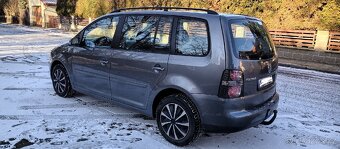 Volkswagen Touran – spolehlivý rodinný vůz - 4