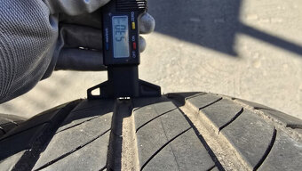 Letní pneu 215/55/17 Michelin - 4