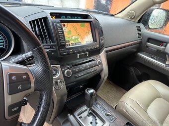 Toyota land cruiser v8 Lc 200 - 4
