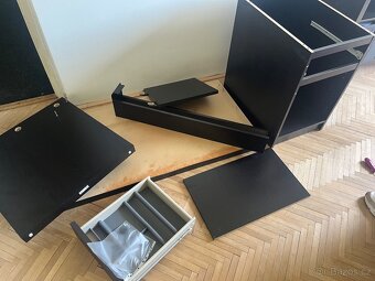 MALM Psací stůl, černá, 140x65 cm REZERVOVANO - 4