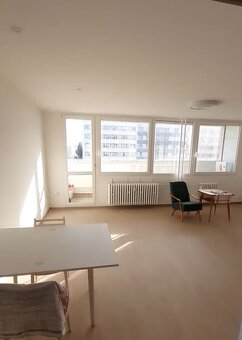 Dlouhodobý pronájem 3+1 68m2 a12m2 lodžie Praha 4 Modřany - 4