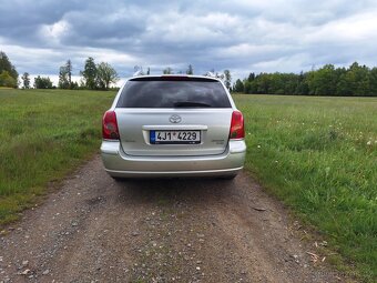 Toyota Avensis 2.0 - 4