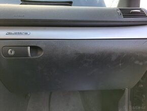 AUDI A4 B6 klimatizovaný kastlík - 4