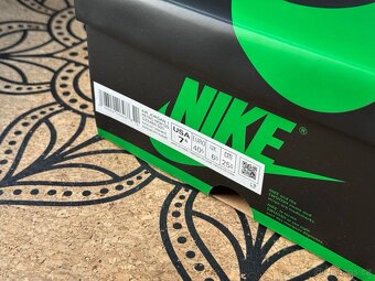 Air Jordan 1 Lucky Green - 4
