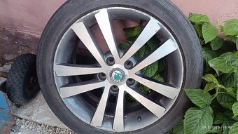 Lehká litá kola Škoda 17" s letními pneu 225/45 R17 - 4