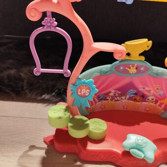 LPS Littlest Pet shop hřiště domeček - 4