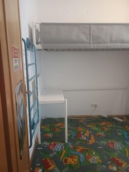 Palanda/vysoká postel Vitval Ikea se stolem - 4