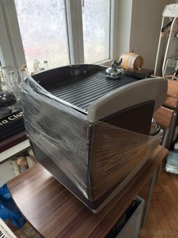 Profesionální kávovar Faema ENOVA - 4