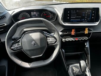 Peugeot 208 1.2i 55kw, r.2024, 17 500km, 1.maj., serviska - 4