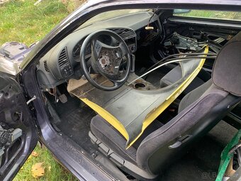 Bmw e36 coupe - 4