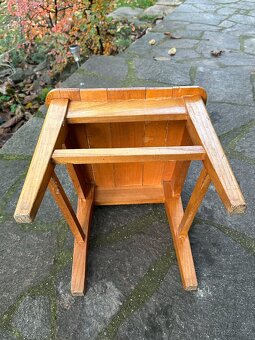 Dětská dřevěná židlička - 4