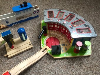 Dřevěné koleje a příslušenství - 4