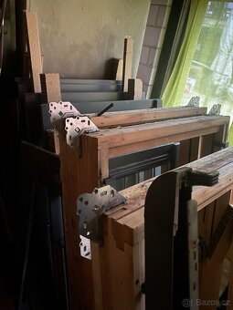 4x dřevěná střešní okna + Venkovní hliníková roleta - 4