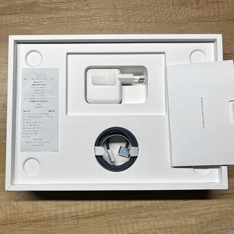 MacBook Air 13" 2022 M2 / 8GB / 516GB / Midnight - 4