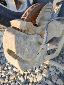 E90 e91. Napravnice ramena napravy brzdice TLUMIČE tehlice - 4