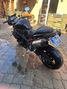 Triumph Speed Triple R - 4