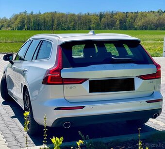 Volvo V60 II D4 145kw 2022 Momentum Pro - 4