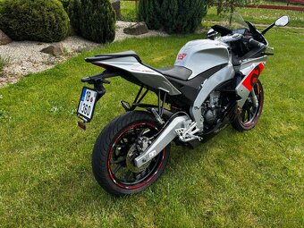 Aprilia rs 125 4T - 4