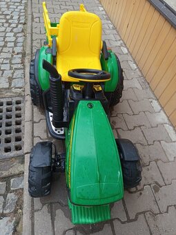 Prodám dětský traktor John Deere dočasně zamluvený - 4