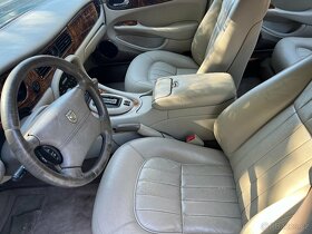 JAGUAR SOVEREIGN - 4