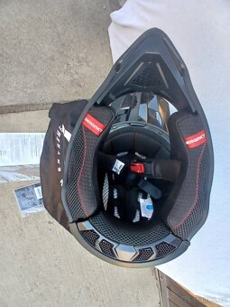 Moto helma 2XL - 4