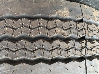 Michelin 215/75/17,5 XTE2+ Remix - 4