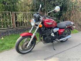 Triumph Legend 900 - 4