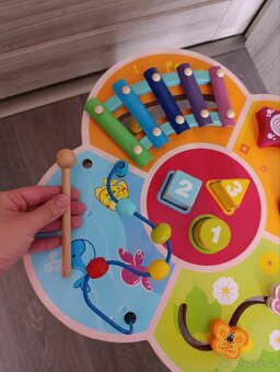 Dřevěný dětský stoleček aktivityboard - 4