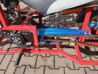 Motorová tříkolka, motokára - 4