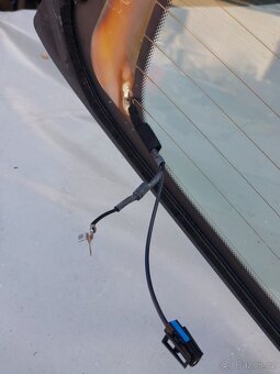 BMW f45 zadní sklo - 4