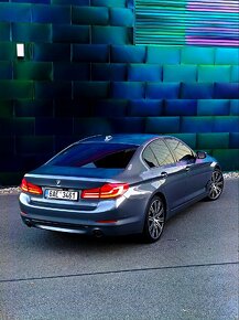 BMW 530D G30 Automat 8° 2017 140Tkm,vysoká výbava,servis - 4
