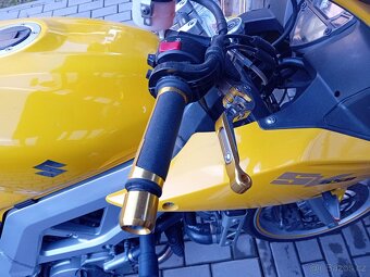 Suzuki SV650S - 4