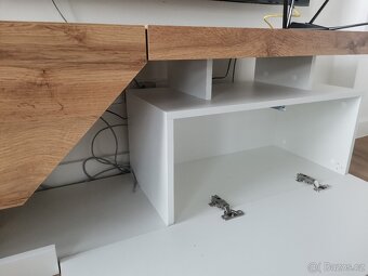 Skříňka pod TV - 4