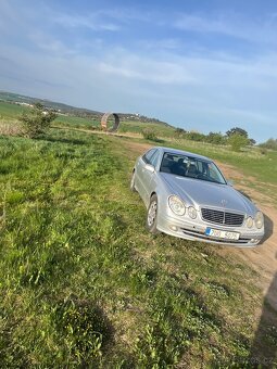 Mercedes-Benz E320 - 4