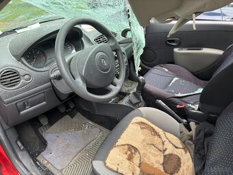 Náhradní díly Renault Clio 3 1.2 48kw 73 000 km - 4
