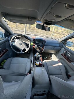 Kia Sorento - 4