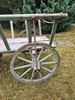 Prodám starý žebřiňák délka 120cm, šířka 70cm. - 4