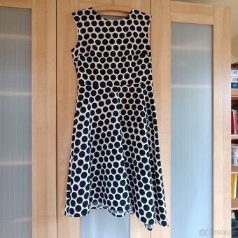 NOVÉ PUNTÍKOVANÉ ŠATY zn. Marks & Spencer vel. 40 - 4