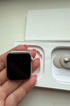 Apple Watch SE 40 mm 2.gen. - 4