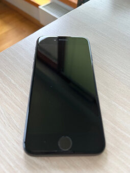 Prodáme Apple iphone 8, 64GB Space Gray, nová baterie 100% - 4