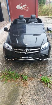 Elektrické auto Mercedes - 4