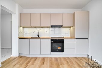 Byt po rekonstrukci o dispozici 2+kk s balkónem na ul. Vietn - 4