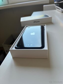 iPhone SE 2 - 4